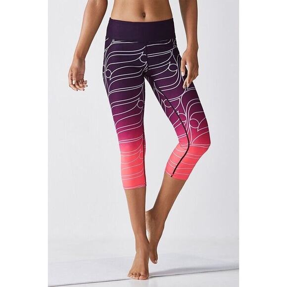 Fabletics Leggings Sz S Define PowerHold Capri Pop Coral Reflective Ombre Purple - Picture 1 of 10